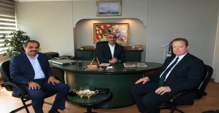 Vali Yavuz Ve Milletvekili Balta, Türkiye Gazetesi Ve İhlas Pazarlama İl Temsilciliğini Ziyaret Etti