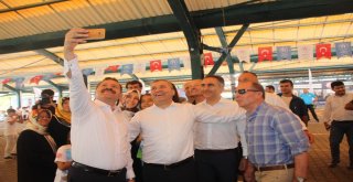 Kareside Çocuklar Mutlu