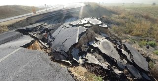 Kütahya-Uşak Karayolunda Çökme