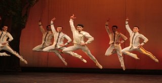 Mersin Devlet Opera Ve Balesi Sezona Sahneden Yansımalar İle Merhaba Dedi