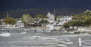 Tropikal Fırtına Kuzey Egede Etkili Oluyor