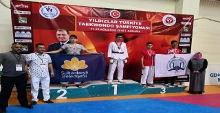 Tekvando Sporcusu Yunus Bozan Türkiye Şampiyonu Oldu