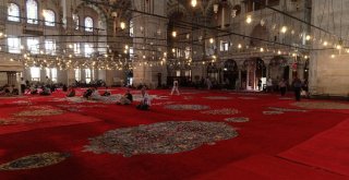 (Özel) Fatih Camii Tarihi Halılarına Kavuştu