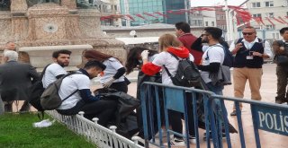 Üniversiteli Gençler Önce Kan Verdi, Ardından Çöp Topladı