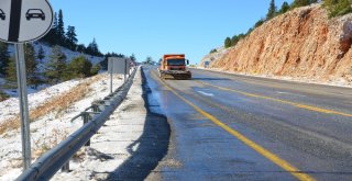 Kar Nedeniyle Kapanan Antalya-Konya Karayolu Trafiğe Açıldı