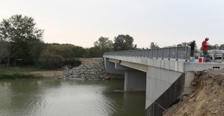 Arifiyenin Yeni Köprüsü Açılmak İçin Gün Sayıyor