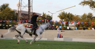 Bursada Türk Dünyası Ata Sporları Şenliğinde Nefes Kesen Görüntüler