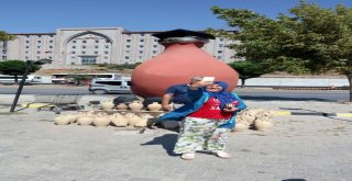 Dev Testi Ocağının İçerisinde 60 Testi Kebabı Pişiriliyor