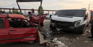 Para Nakil Aracı Otomobille Çarpıştı: 3 Yaralı