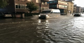 Sakaryada Sağanak Yolları Göle Çevirdi