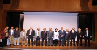 Dede Korkutun Türk Dünyasındaki Yeri Sempozyumda Konuşuldu