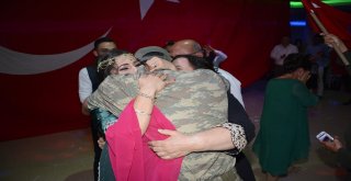 Askerden Ablasına Kına Gecesi Sürprizi