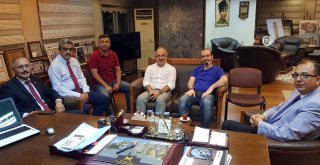 Kurtuluş Kutlamalarına Atlı Efeler Ve Trt Sanatçıları Damga Vurdu