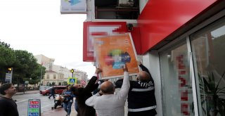 Mahsur Kalan Kedisine Evladı Gibi Sarıldı