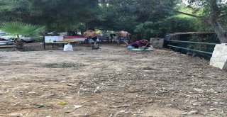 Otellerde Yer Kalmayınca Sahile Yerleştiler