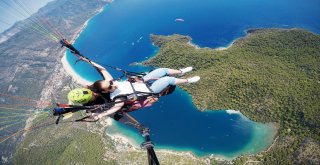 Görme Engelliler Yamaç Paraşütüyle Uçtu