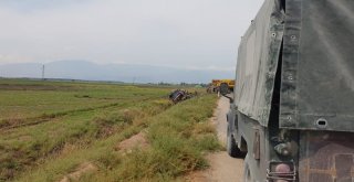 Tank Taşıyan Askeri Araç Devrildi