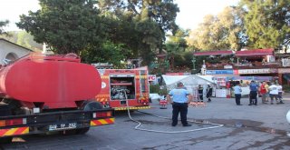 Tatilciler Alev Alev Yanan Kafeyi Endişeli Gözlerle İzledi