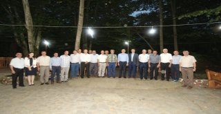 Akyazıda Tayini Çıkan Hakim Ve Savcılar İçin Veda Yemeği