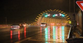 Bolu Dağında Tatilcilere Yağış Sürprizi