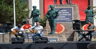 Bozüyükte Kurtuluşun 96. Yılı Törenlerle Kutlanıyor