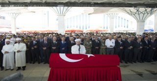 Batman Şehidini Babası Ve Kardeşi Asker Kıyafetiyle Uğurladı