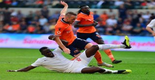 Spor Toto Süper Lig: Medipol Başakşehir: 1 - Antalyaspor: 0 (İlk Yarı)