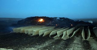 Yozgatta Anız Yangını 8 Bin Saman Balyasını Kül Etti