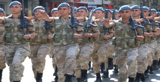 Patriot Komutanı Da Zafer Bayramı Kutlamalarını İzledi