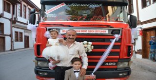 Uzman Çavuş Damada Ve Geline Tır Sürprizi