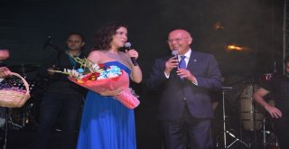 Tekirdağlılar Burcu Güneş İle Coştu