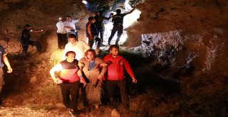 Boluda, Uçurumda Mahsur Kalan Kadın 12 Saatte Kurtarılabildi