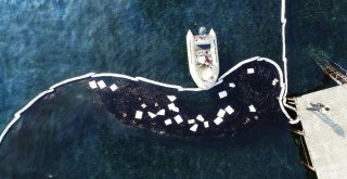 Foçada Denizdeki Kirlilik Havadan Görüntülendi