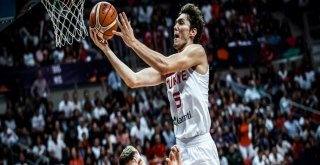 Cedi Osman: Taraftarımızın Önünde Daha İyi Basketbol Oynuyoruz