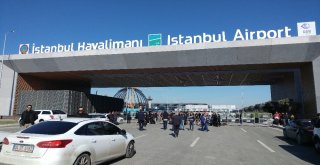 İstanbulun Yeni Havalimanının Tabelası Asıldı