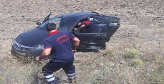 Otomobil Takla Atıp Tarlaya Uçtu : 6 Yaralı