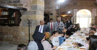 Kırşehirli Şehit Aileleri Niğdeli Şehit Aileleri İle Buluştu