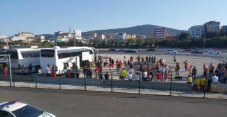 Göztepe Taraftarları Polis Eşliğinde Stada Gönderildi