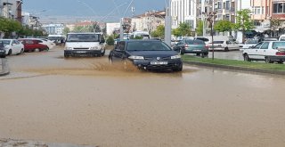 Dolu Ve Sağanak Yağış Maddi Hasara Yol Açtı