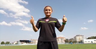 (Özel Haber) Mahalle Maçlarından Futbol Hakemliğine Uzanan Tutku