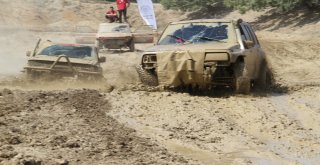 Off-Road Yarışları Nefes Kesti