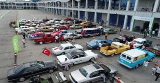 30 Ağustos Zafer Bayramında Klasik Otomobilcilerin Zafer Turu Havadan Görüntülendi