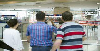 Ankaradan İlk Hac Kafilesi Dualarla Uğurlandı