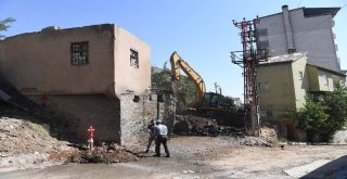 Muşta Yol Genişletme Çalışması