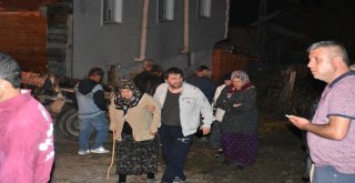 Tosyada Çıkan Yangında 8 Ev Tamamen Yandı