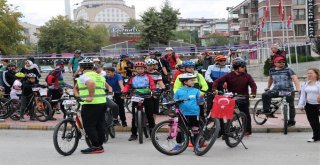 Karabükte ‘Trafikte Bizde Varız Temalı Bisiklet Turu