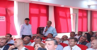 Vali Çakacak, Seyitgazi İlçe Muhtarlarıyla Bir Araya Geldi