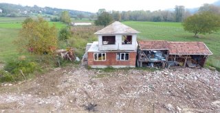 Baba Yadigarı Evi, Kendi Evinin Üzerine Taşıdı