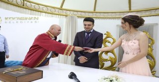 Kocasinanda Bir Günde 45 Çift Mutlu Yuvaların Temelini Attı