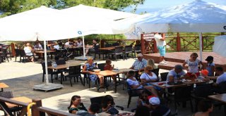 605 Rakımlı Manzarada Serpme Kahvaltı Keyfi